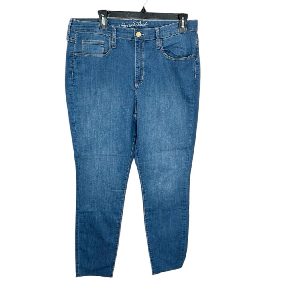 Universal Thread  Mediun Wash High Rise Skinny Denim  Jeans Size 32